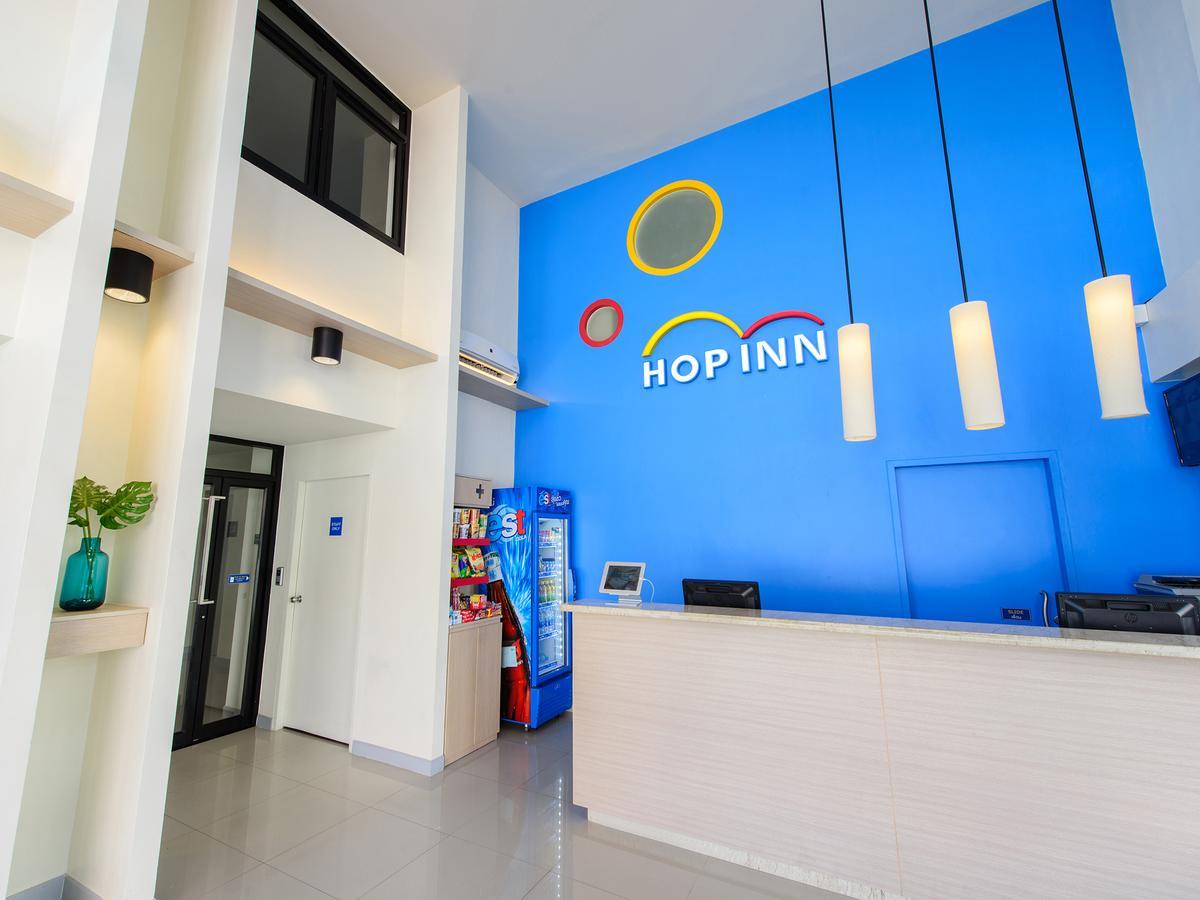 Hop Inn Szakonnakhon Kültér fotó