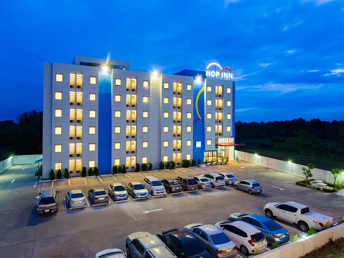 Hop Inn Szakonnakhon Kültér fotó