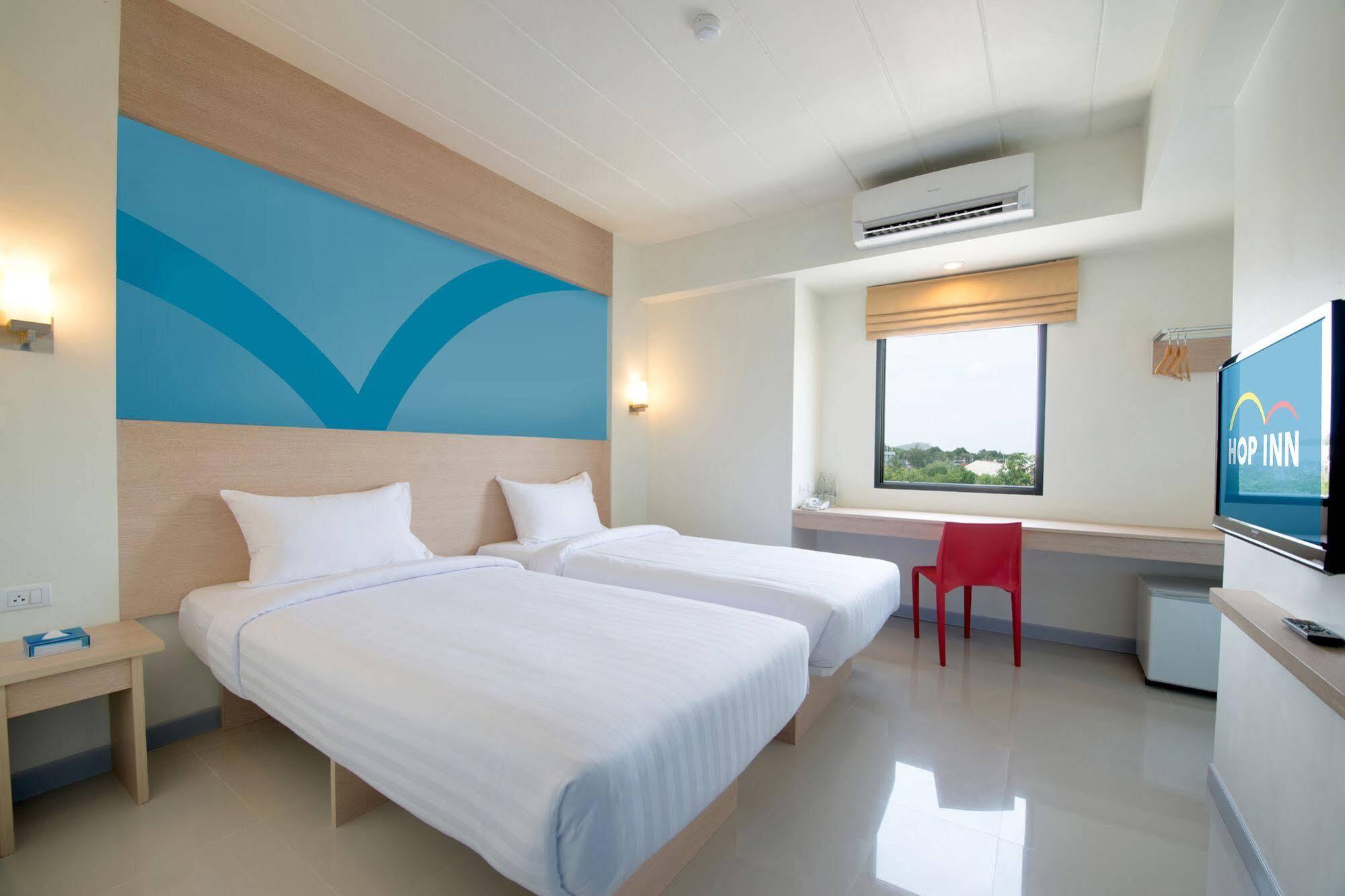 Hop Inn Szakonnakhon Kültér fotó