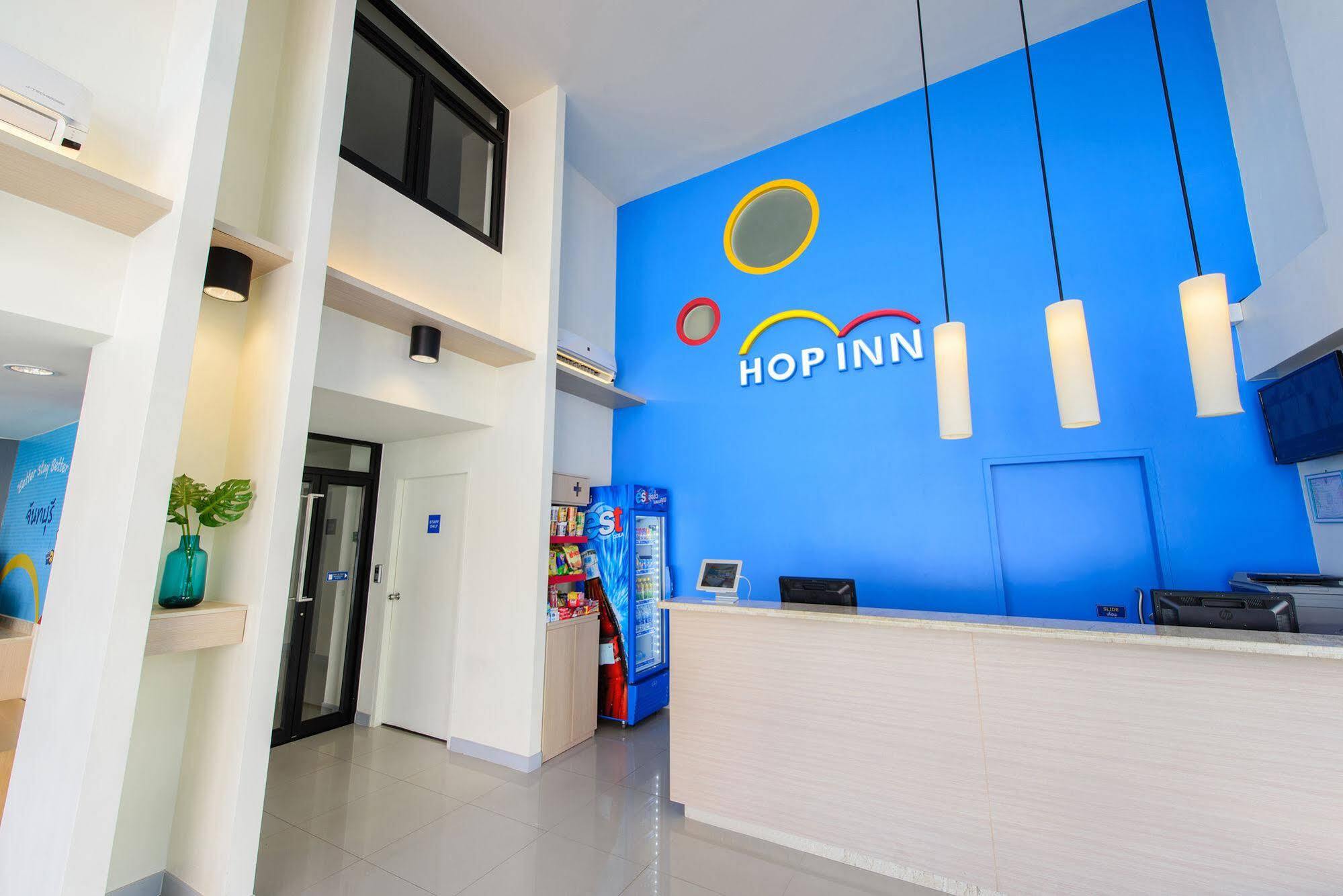 Hop Inn Szakonnakhon Kültér fotó