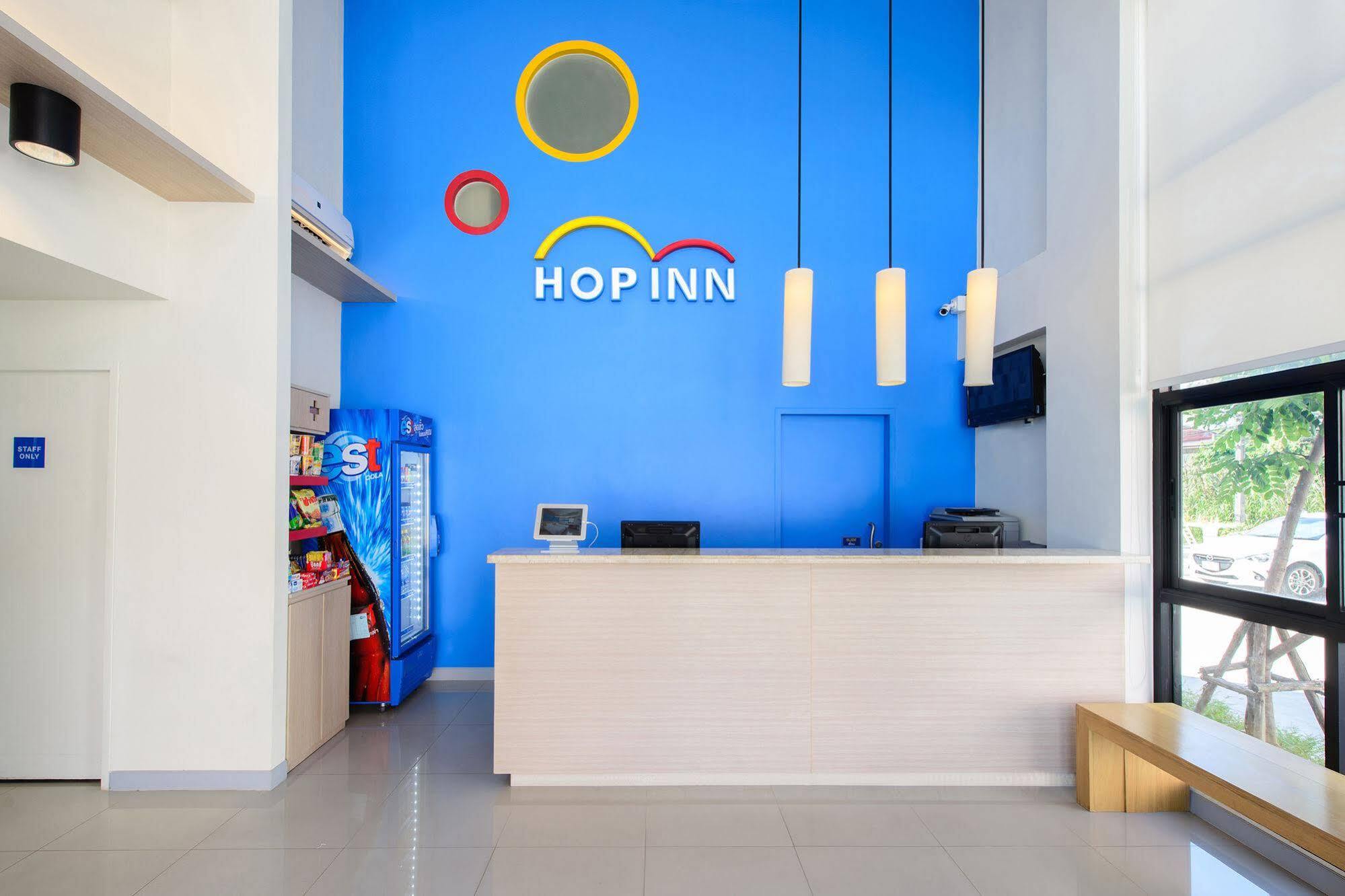 Hop Inn Szakonnakhon Kültér fotó