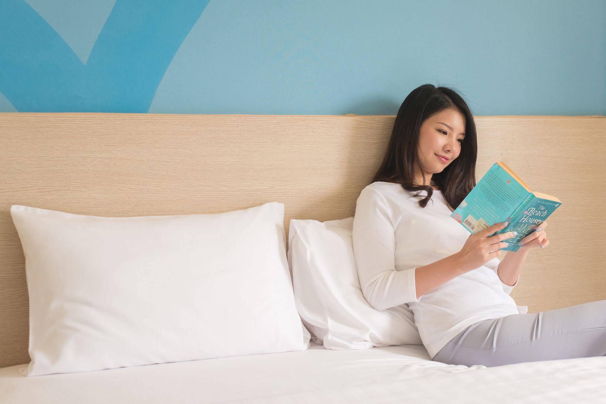 Hop Inn Szakonnakhon Kültér fotó