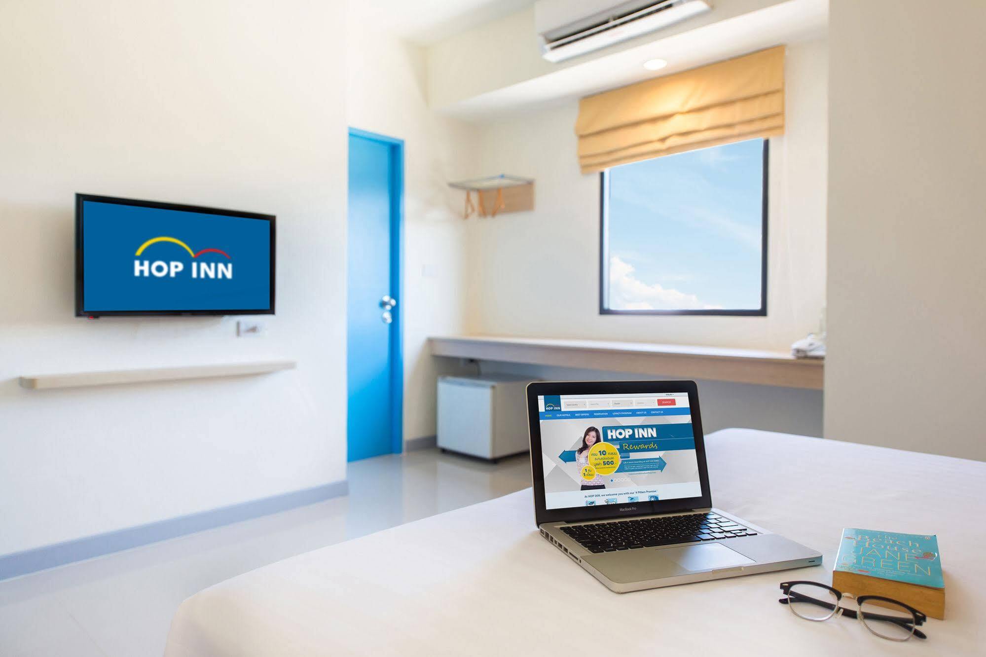Hop Inn Szakonnakhon Kültér fotó