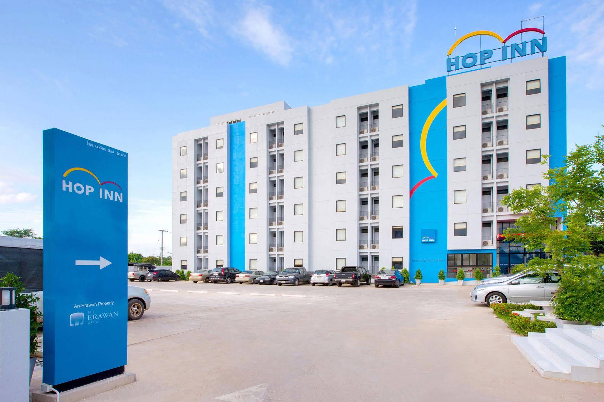 Hop Inn Szakonnakhon Kültér fotó